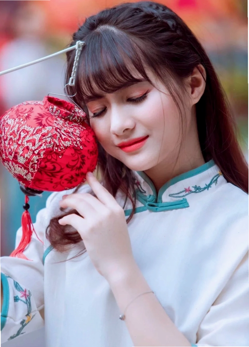 Cô gái xinh đẹp tuổi Dậu với phong cách riêng
