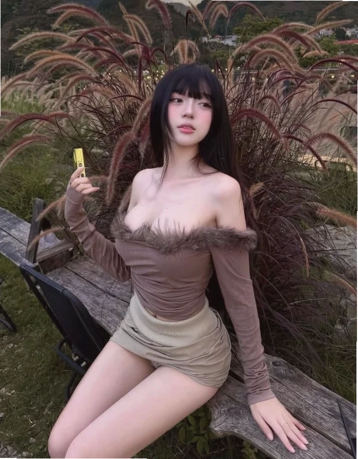 Cô nàng xinh đẹp với biểu cảm đáng yêu làm avatar