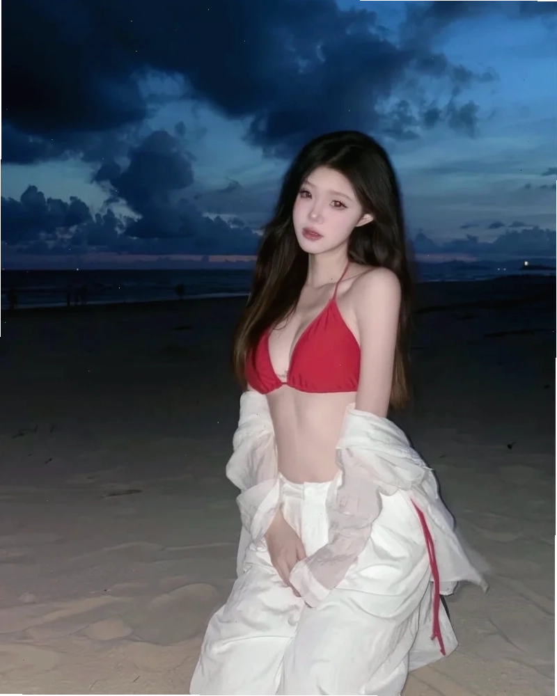 Gái xinh bikini toàn thân khoe dáng chuẩn mực
