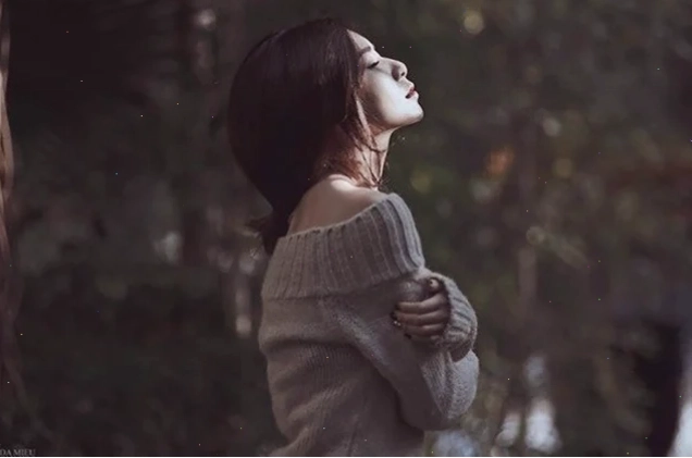 Hình ảnh cô gái mạnh mẽ trong môi trường làm việc