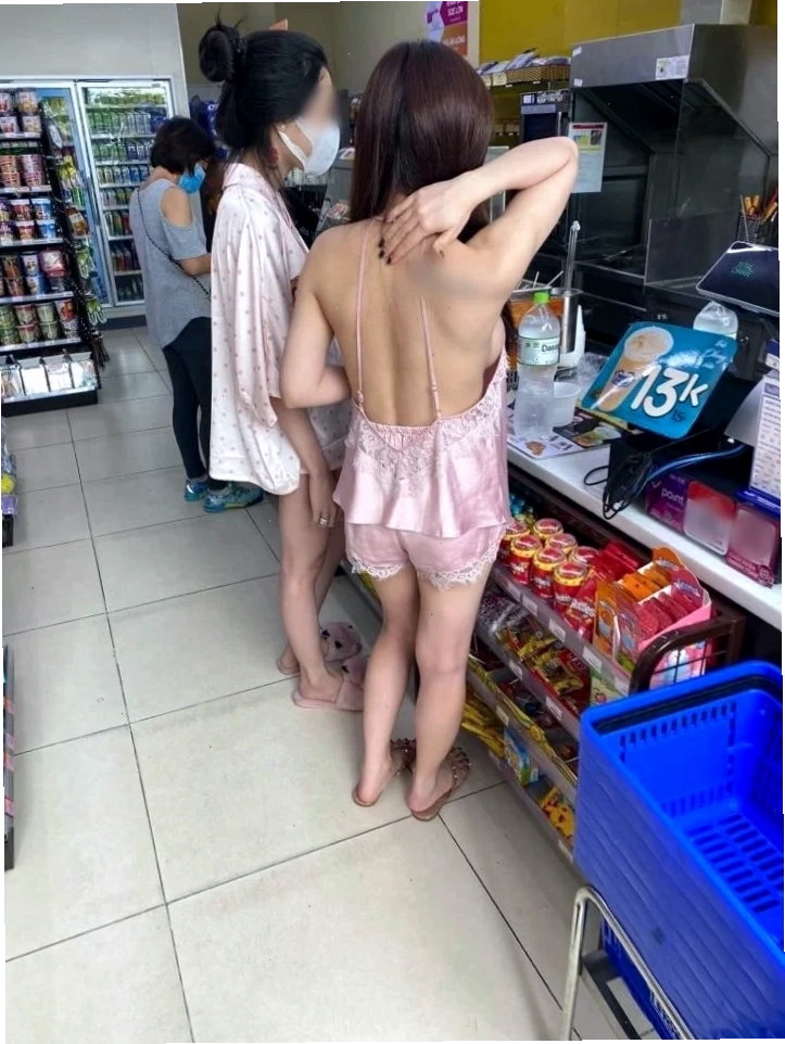Hình ảnh nghệ thuật với tông màu ấm áp và ánh sáng mềm mại