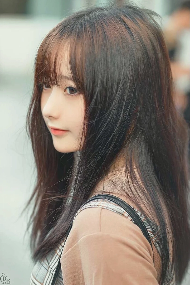 Hình nền điện thoại cô gái anime đội nón chất ngầu
