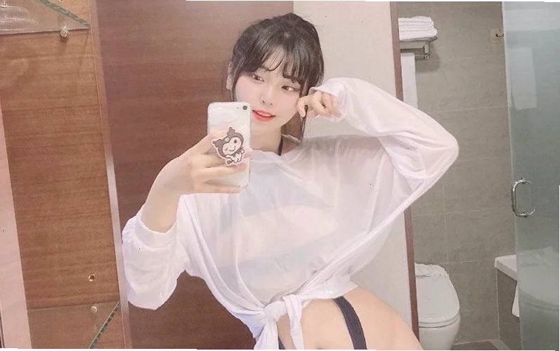 Hot girl tự sướng thể hiện phong cách cá tính và độc đáo