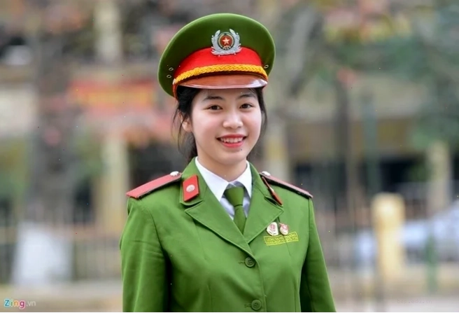 Nữ cảnh sát giao thông tại Bình Nhưỡng Triều Tiên