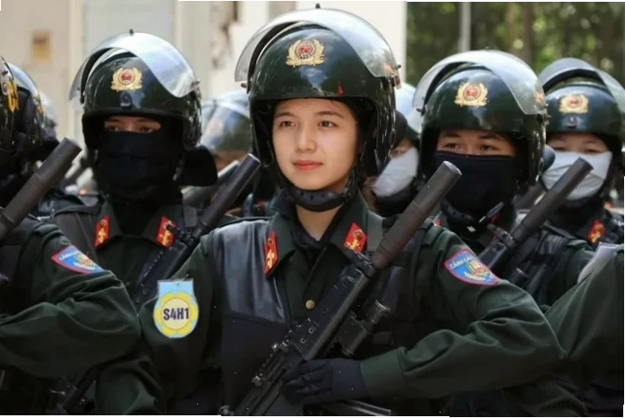 Nữ sĩ quan Cảnh sát Iraq tại lễ tốt nghiệp