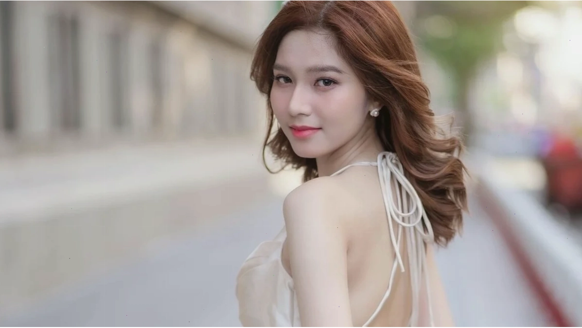 Top 100 cô gái xinh đẹp nhất thế giới năm 2021