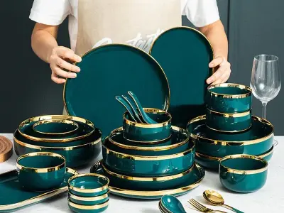 Ảnh mẫu bộ đồ ăn sang trọng tạo điểm nhấn cho phòng ăn