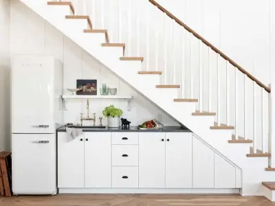 Mẫu tủ bếp dưới gầm cầu thang đẹp tối ưu không gian bếp
