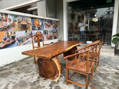 Khám Phá Vẻ Đẹp Độc Đáo Của Bộ Bàn Ăn Nguyên Khối: Nghệ Thuật Từ Gỗ Tự Nhiên